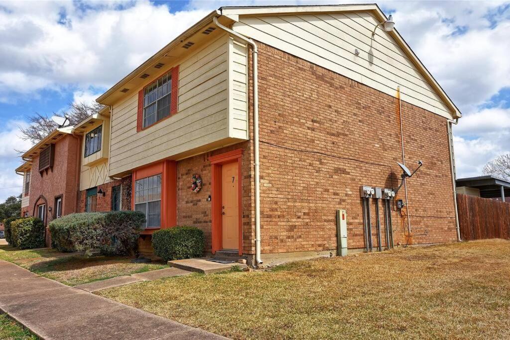 Mpressive Hideaway! Villa Grand Prairie Exterior photo